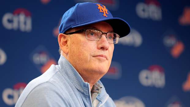 Mets owner Steve Cohen speaks to the media.